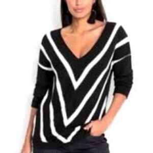 VENUS Black and White V-Neck Sweater Bold Lines Soft Thick Knit Warm Large L